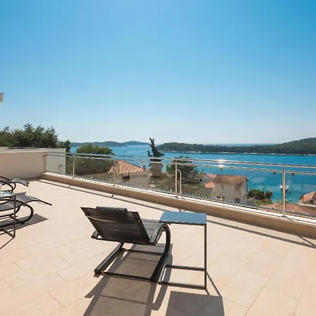 Tatil Evi Ferienhaus Mit Privatpool Fur 10 Personen In Rogoznica, Dalmatien