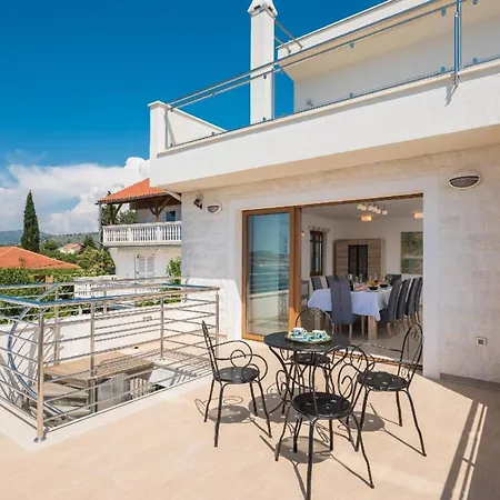 Ferienhaus Mit Privatpool Fur 10 Personen In Rogoznica, Dalmatien Tatil Evi Rogoznica (Sibenik-Knin)