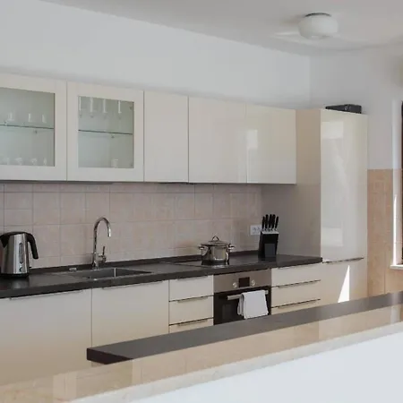 Ferienhaus Mit Privatpool Fur 10 Personen In Rogoznica, Dalmatien Rogoznica (Sibenik-Knin)