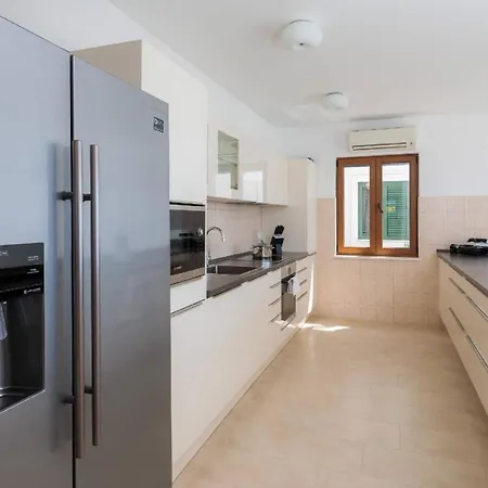 Ferienhaus Mit Privatpool Fur 10 Personen In Rogoznica, Dalmatien Tatil Evi Rogoznica (Sibenik-Knin)