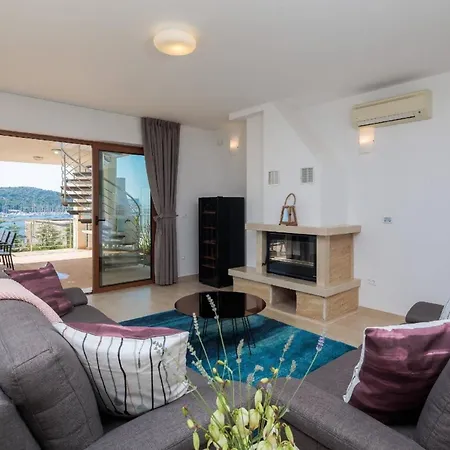 Ferienhaus Mit Privatpool Fur 10 Personen In Rogoznica, Dalmatien Tatil Evi *