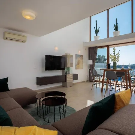 Tatil Evi Ferienhaus Mit Privatpool Fur 10 Personen In Rogoznica, Dalmatien *