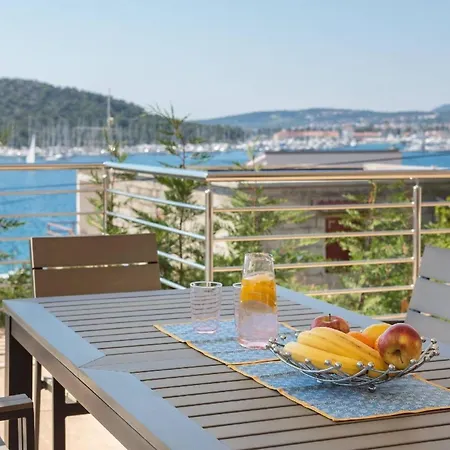 Ferienhaus Mit Privatpool Fur 10 Personen In Rogoznica, Dalmatien Tatil Evi *